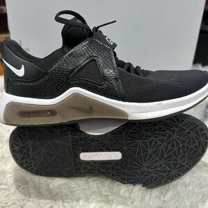 Nike Air Max Bella TR5 only worn a few times